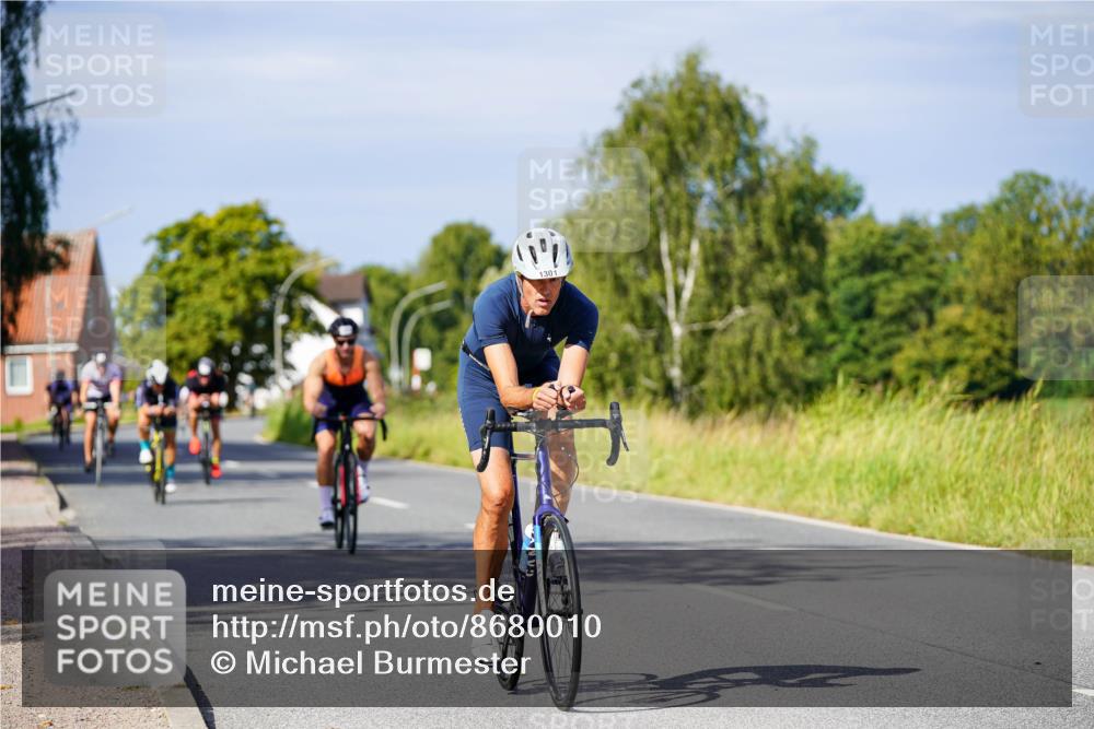 31.08.2025 - Elbe Triathlon Hamburg Michael Burmester http://msf.ph/oto/8680010 31.08.2025 10:41:20 Radfahren 914, 970, 1029, 1054, 1273, 1301 meine-sportfotos.de