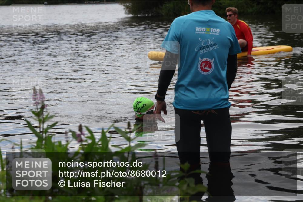 31.08.2025 - Elbe Triathlon Hamburg Luisa Fischer http://msf.ph/oto/8680012 31.08.2025 14:06:22 Schwimmen  meine-sportfotos.de