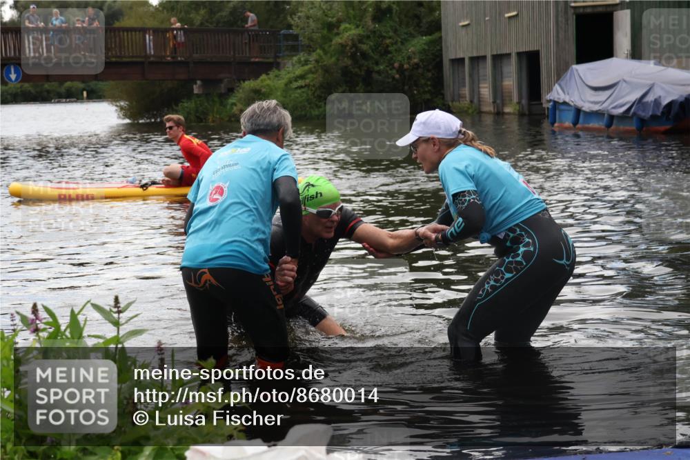 31.08.2025 - Elbe Triathlon Hamburg Luisa Fischer http://msf.ph/oto/8680014 31.08.2025 14:06:27 Schwimmen 154 meine-sportfotos.de