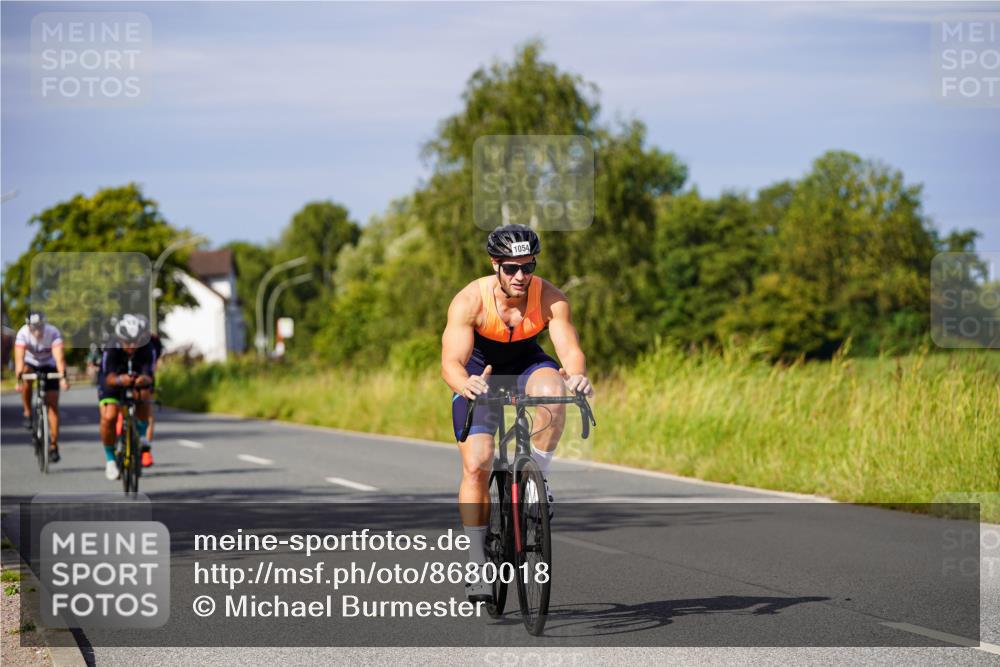 31.08.2025 - Elbe Triathlon Hamburg Michael Burmester http://msf.ph/oto/8680018 31.08.2025 10:41:21 Radfahren 914, 970, 1029, 1054, 1273, 1301 meine-sportfotos.de