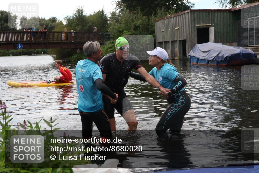 31.08.2025 - Elbe Triathlon Hamburg Luisa Fischer http://msf.ph/oto/8680020 31.08.2025 14:06:28 Schwimmen 154 meine-sportfotos.de