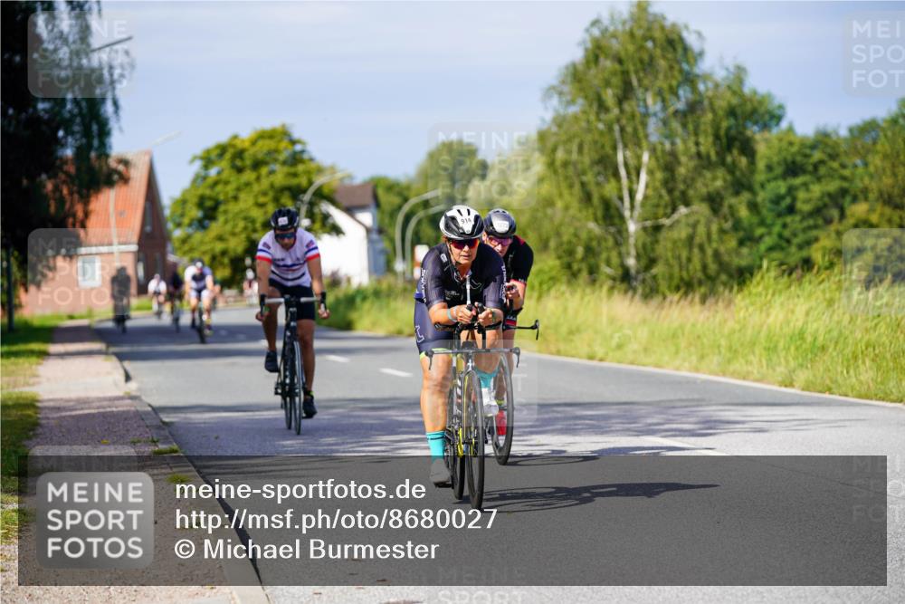 31.08.2025 - Elbe Triathlon Hamburg Michael Burmester http://msf.ph/oto/8680027 31.08.2025 10:41:23 Radfahren 914, 926, 970, 1054, 1273, 1301 meine-sportfotos.de