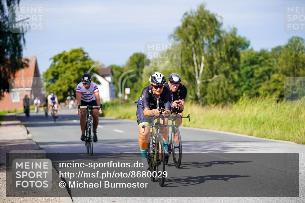 31.08.2025 - Elbe Triathlon Hamburg Michael Burmester http://msf.ph/oto/8680029 31.08.2025 10:41:23 Radfahren 914, 926, 970, 1054, 1273, 1301 meine-sportfotos.de