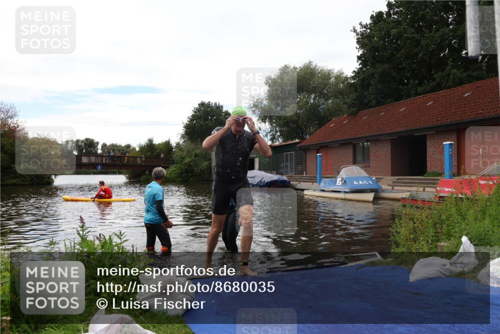 31.08.2025 - Elbe Triathlon Hamburg Luisa Fischer http://msf.ph/oto/8680035 31.08.2025 14:06:31 Schwimmen 154 meine-sportfotos.de