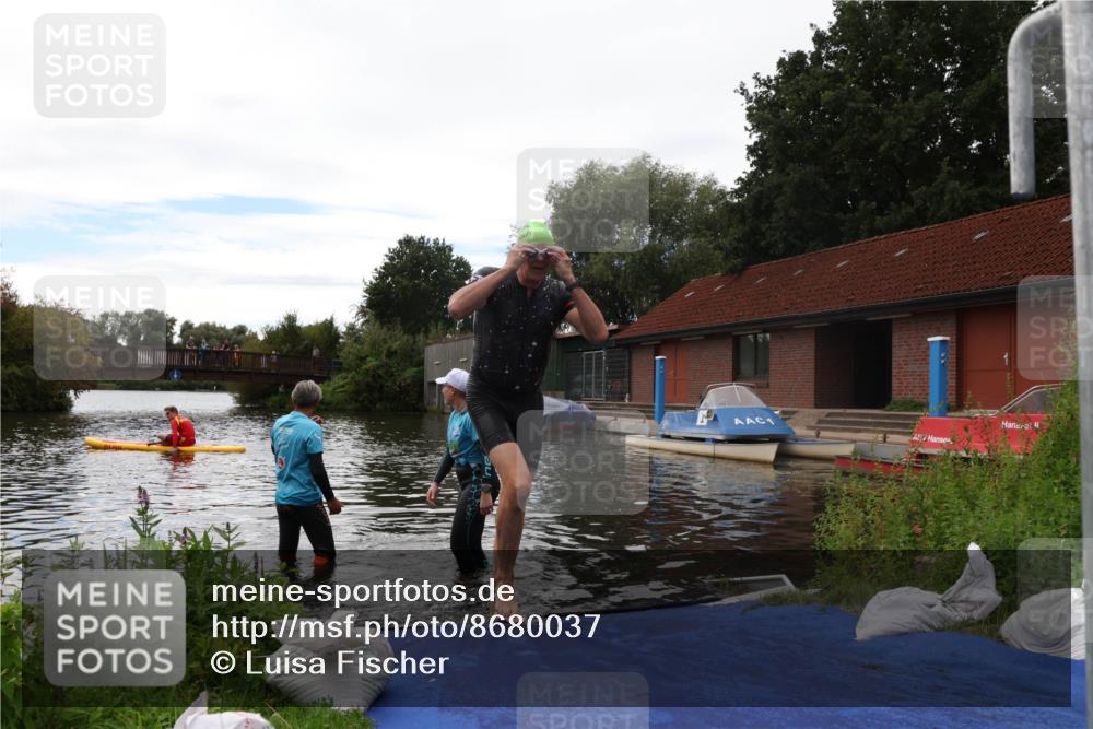 31.08.2025 - Elbe Triathlon Hamburg Luisa Fischer http://msf.ph/oto/8680037 31.08.2025 14:06:31 Schwimmen 154 meine-sportfotos.de