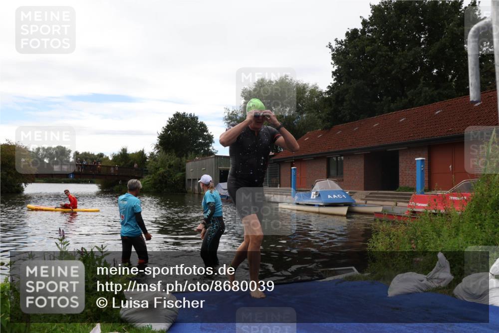 31.08.2025 - Elbe Triathlon Hamburg Luisa Fischer http://msf.ph/oto/8680039 31.08.2025 14:06:31 Schwimmen 154 meine-sportfotos.de