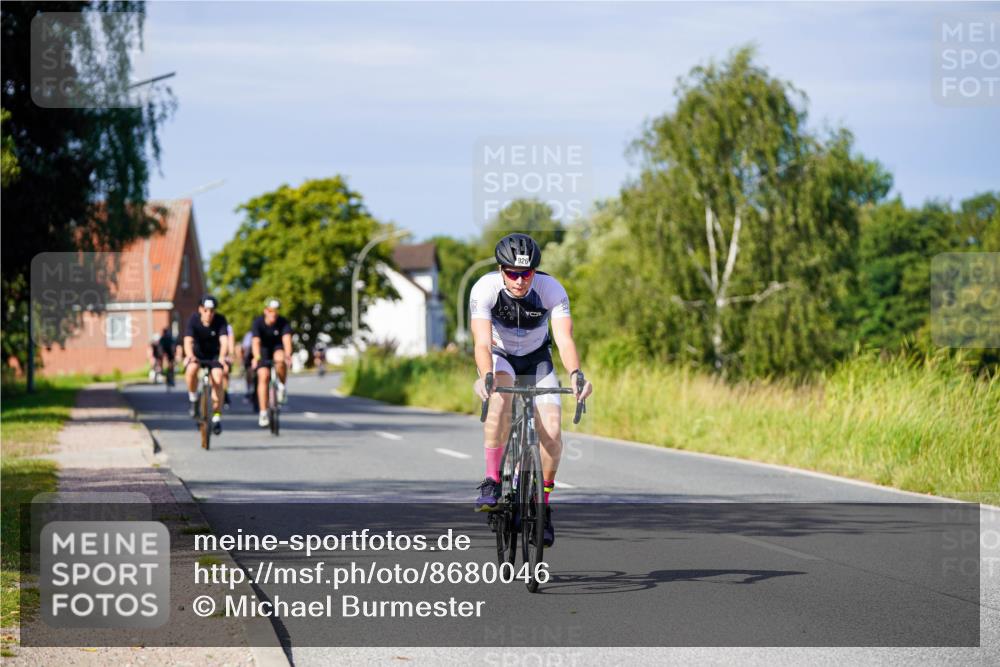 31.08.2025 - Elbe Triathlon Hamburg Michael Burmester http://msf.ph/oto/8680046 31.08.2025 10:41:29 Radfahren 926, 955, 1035, 1062, 1096, 1148 meine-sportfotos.de