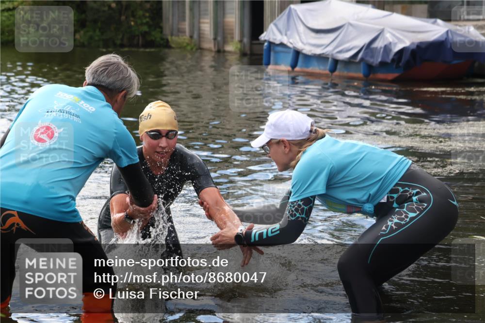 31.08.2025 - Elbe Triathlon Hamburg Luisa Fischer http://msf.ph/oto/8680047 31.08.2025 14:27:16 Schwimmen  meine-sportfotos.de