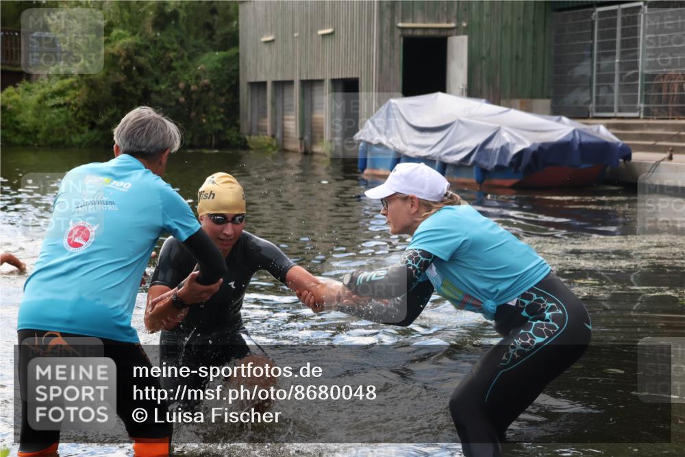 31.08.2025 - Elbe Triathlon Hamburg Luisa Fischer http://msf.ph/oto/8680048 31.08.2025 14:27:17 Schwimmen  meine-sportfotos.de