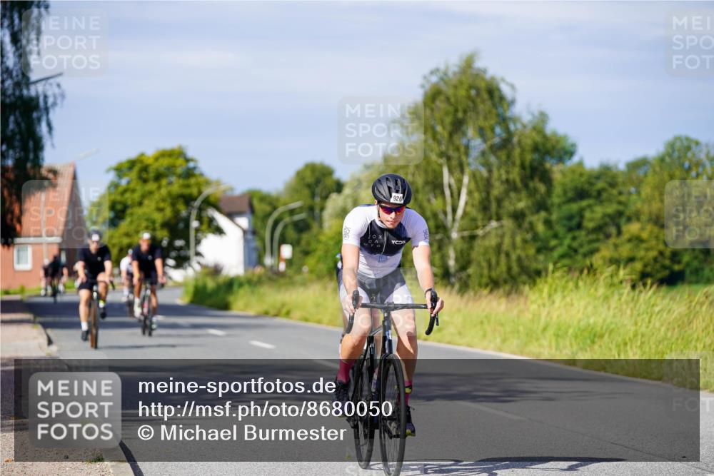 31.08.2025 - Elbe Triathlon Hamburg Michael Burmester http://msf.ph/oto/8680050 31.08.2025 10:41:29 Radfahren 926, 955, 1035, 1062, 1096, 1148 meine-sportfotos.de