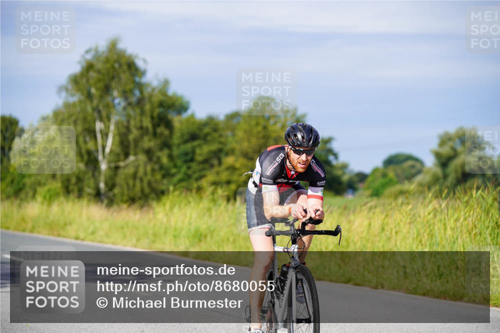 31.08.2025 - Elbe Triathlon Hamburg Michael Burmester http://msf.ph/oto/8680055 31.08.2025 10:41:31 Radfahren 926, 955, 1035, 1062, 1096, 1148 meine-sportfotos.de