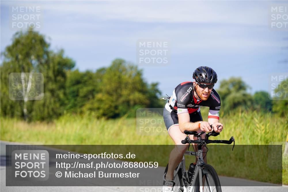 31.08.2025 - Elbe Triathlon Hamburg Michael Burmester http://msf.ph/oto/8680059 31.08.2025 10:41:31 Radfahren 926, 955, 1035, 1062, 1096, 1148 meine-sportfotos.de
