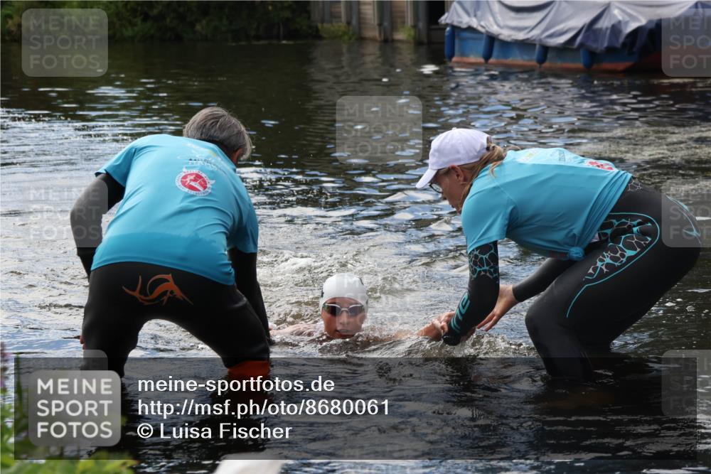 31.08.2025 - Elbe Triathlon Hamburg Luisa Fischer http://msf.ph/oto/8680061 31.08.2025 14:27:23 Schwimmen  meine-sportfotos.de