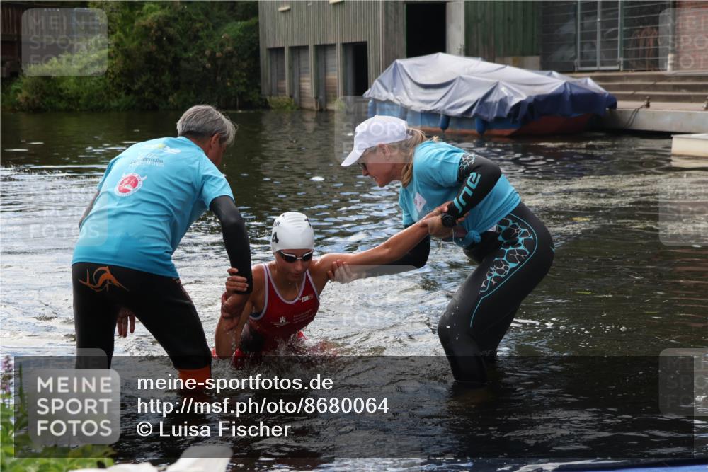 31.08.2025 - Elbe Triathlon Hamburg Luisa Fischer http://msf.ph/oto/8680064 31.08.2025 14:27:23 Schwimmen  meine-sportfotos.de