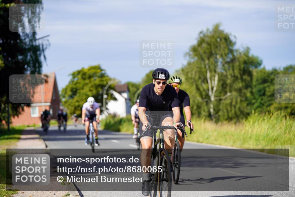31.08.2025 - Elbe Triathlon Hamburg Michael Burmester http://msf.ph/oto/8680065 31.08.2025 10:41:33 Radfahren 926, 955, 1035, 1062, 1096, 1148, 1279 meine-sportfotos.de