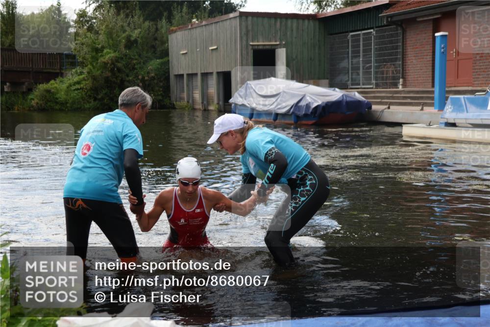 31.08.2025 - Elbe Triathlon Hamburg Luisa Fischer http://msf.ph/oto/8680067 31.08.2025 14:27:24 Schwimmen  meine-sportfotos.de