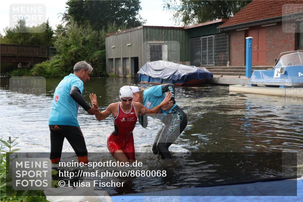 31.08.2025 - Elbe Triathlon Hamburg Luisa Fischer http://msf.ph/oto/8680068 31.08.2025 14:27:24 Schwimmen  meine-sportfotos.de