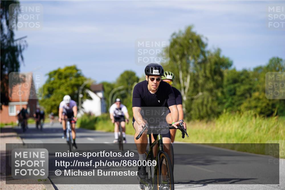 31.08.2025 - Elbe Triathlon Hamburg Michael Burmester http://msf.ph/oto/8680069 31.08.2025 10:41:33 Radfahren 926, 955, 1035, 1062, 1096, 1148, 1279 meine-sportfotos.de