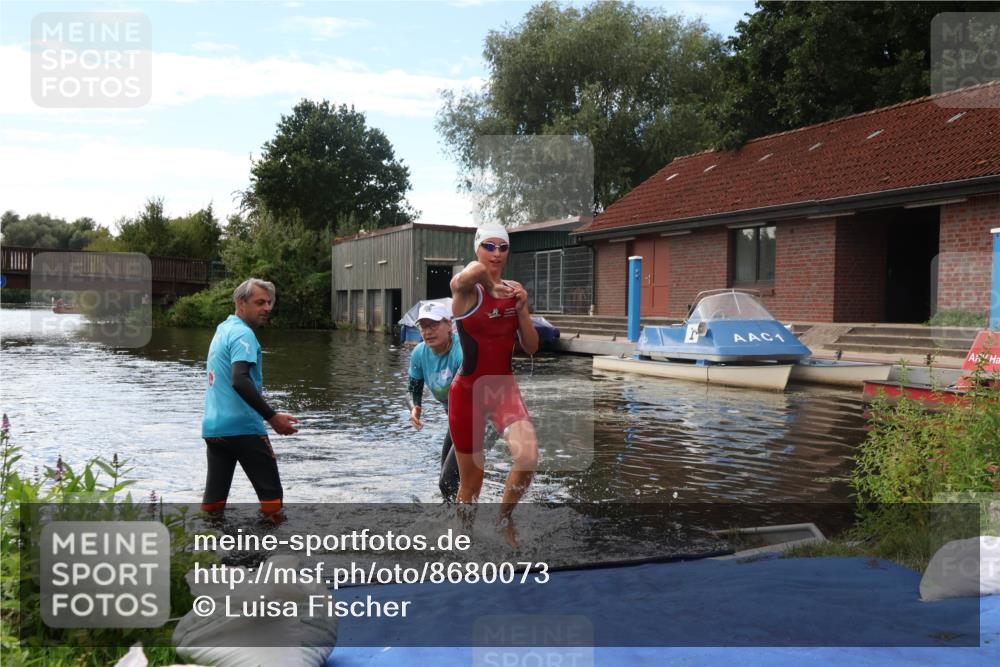 31.08.2025 - Elbe Triathlon Hamburg Luisa Fischer http://msf.ph/oto/8680073 31.08.2025 14:27:25 Schwimmen  meine-sportfotos.de
