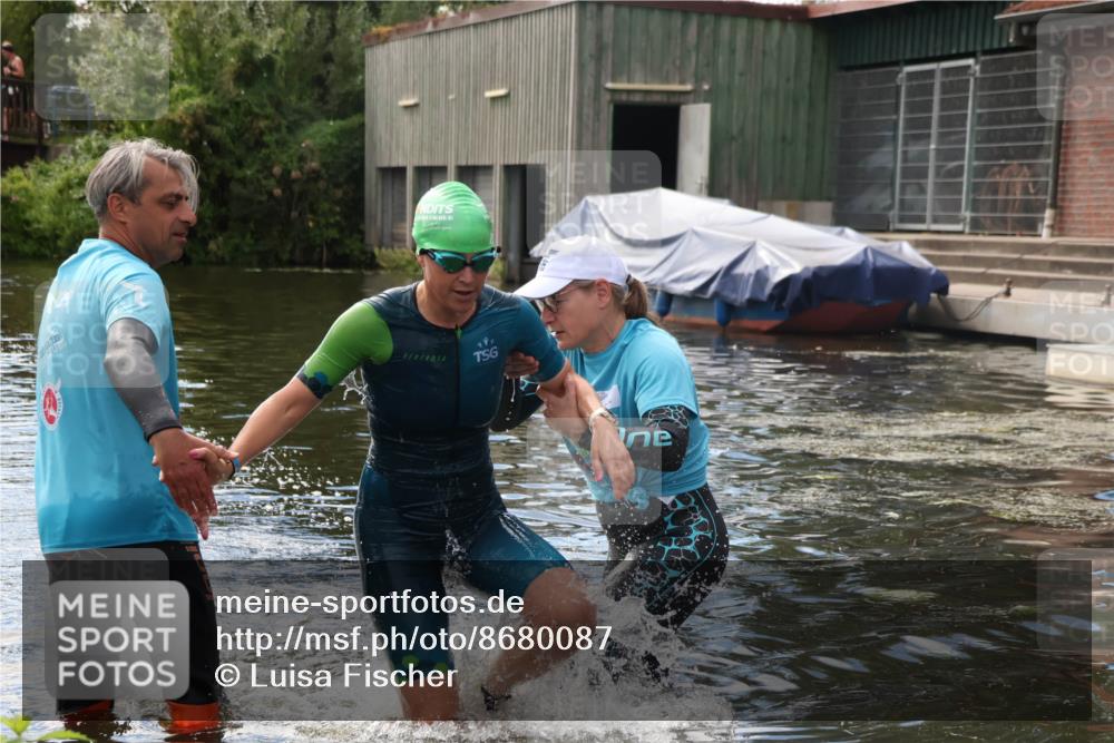 31.08.2025 - Elbe Triathlon Hamburg Luisa Fischer http://msf.ph/oto/8680087 31.08.2025 14:29:38 Schwimmen  meine-sportfotos.de