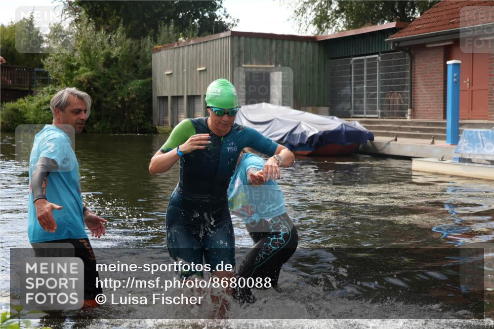 31.08.2025 - Elbe Triathlon Hamburg Luisa Fischer http://msf.ph/oto/8680088 31.08.2025 14:29:39 Schwimmen  meine-sportfotos.de