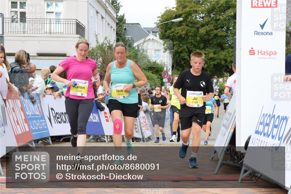 31.08.2025 - 21. Blankeneser Heldenlauf Strokosch-Dieckow http://msf.ph/oto/8680091 31.08.2025 10:30:51 Ziel 2179, 2594, 2376, 2279, 2168, 2600, 2206, 2309, 2310 meine-sportfotos.de
