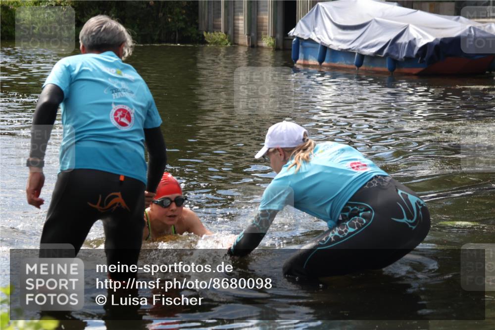 31.08.2025 - Elbe Triathlon Hamburg Luisa Fischer http://msf.ph/oto/8680098 31.08.2025 14:30:31 Schwimmen  meine-sportfotos.de
