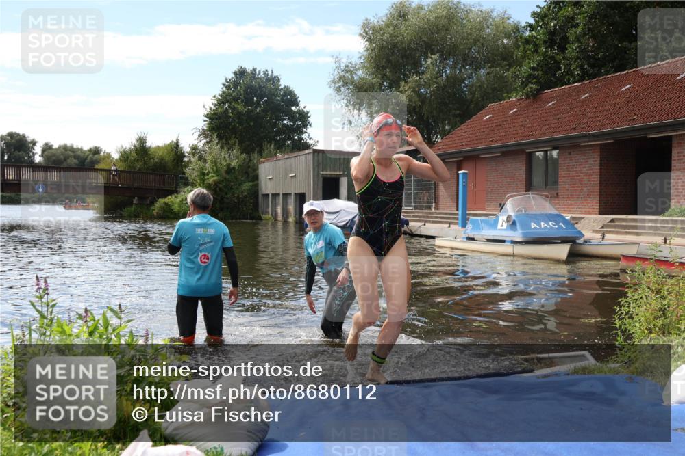 31.08.2025 - Elbe Triathlon Hamburg Luisa Fischer http://msf.ph/oto/8680112 31.08.2025 14:30:33 Schwimmen  meine-sportfotos.de