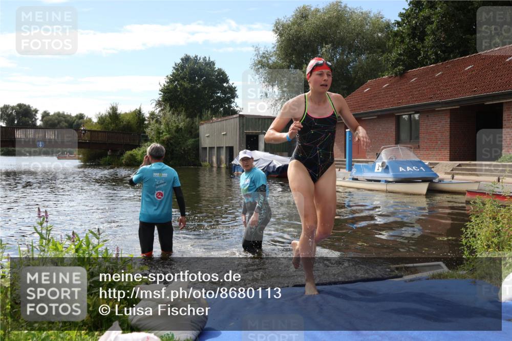 31.08.2025 - Elbe Triathlon Hamburg Luisa Fischer http://msf.ph/oto/8680113 31.08.2025 14:30:34 Schwimmen  meine-sportfotos.de