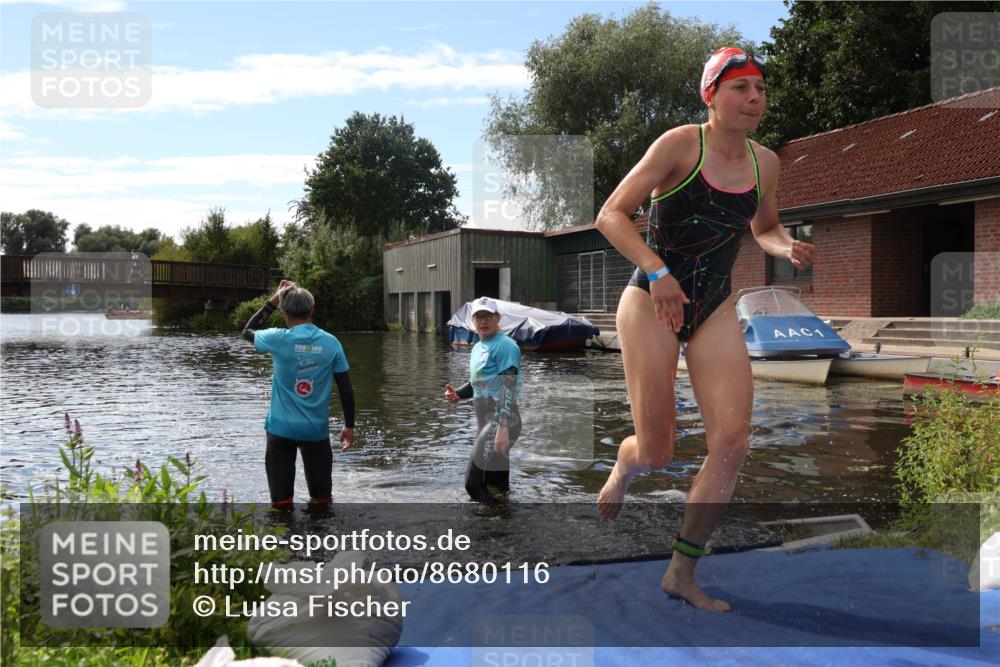 31.08.2025 - Elbe Triathlon Hamburg Luisa Fischer http://msf.ph/oto/8680116 31.08.2025 14:30:34 Schwimmen  meine-sportfotos.de