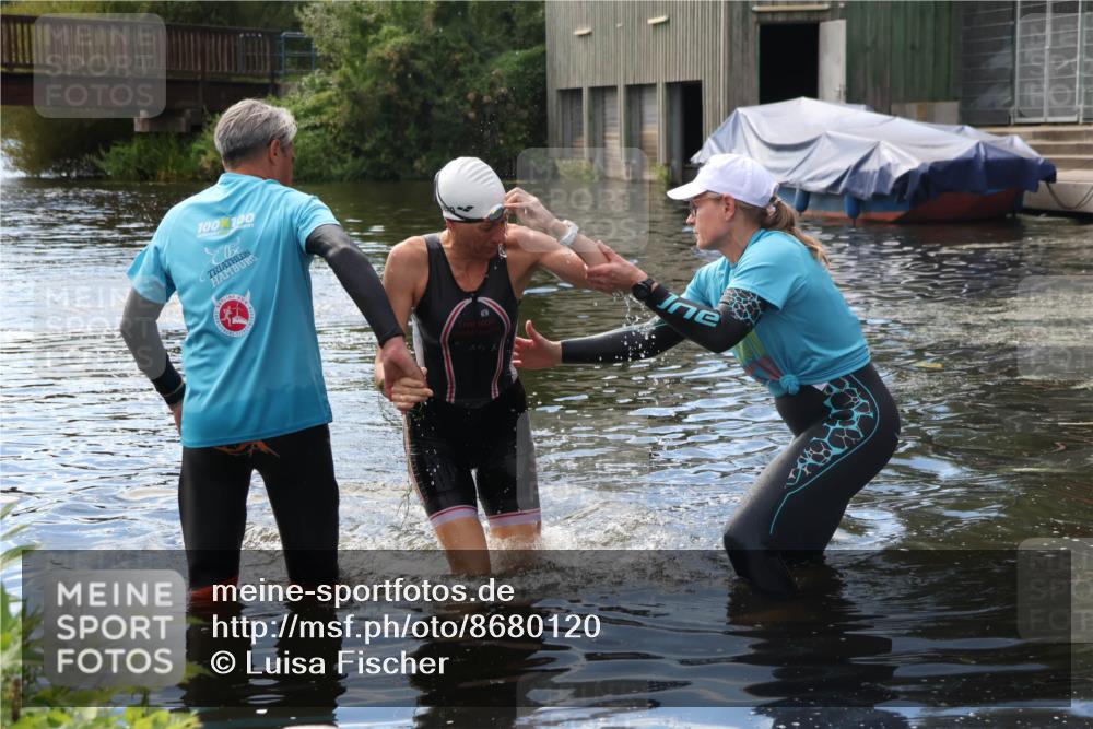 31.08.2025 - Elbe Triathlon Hamburg Luisa Fischer http://msf.ph/oto/8680120 31.08.2025 14:32:13 Schwimmen  meine-sportfotos.de