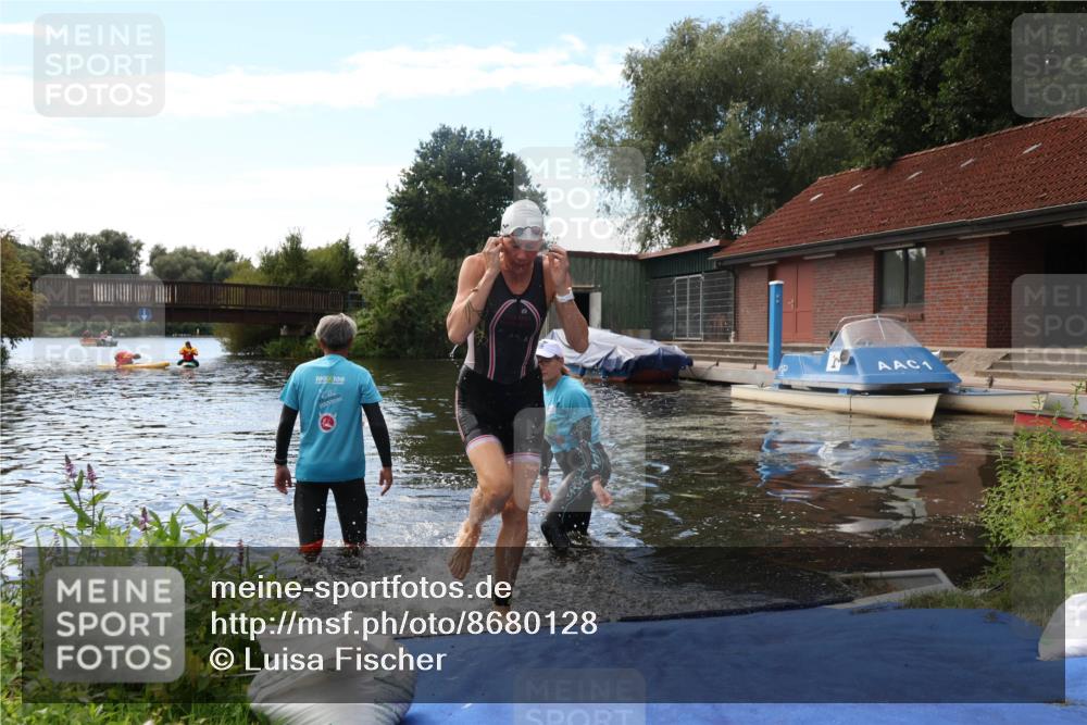31.08.2025 - Elbe Triathlon Hamburg Luisa Fischer http://msf.ph/oto/8680128 31.08.2025 14:32:14 Schwimmen  meine-sportfotos.de