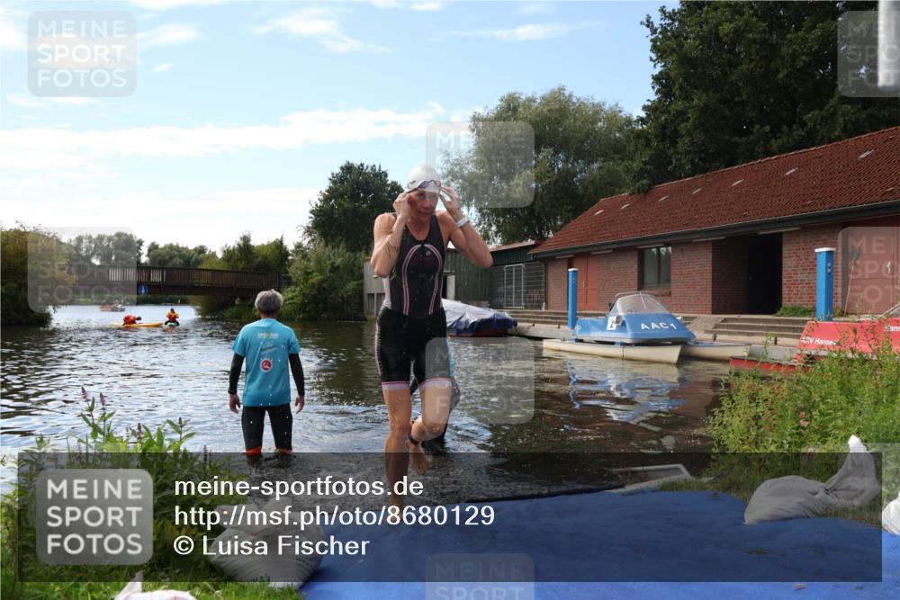 31.08.2025 - Elbe Triathlon Hamburg Luisa Fischer http://msf.ph/oto/8680129 31.08.2025 14:32:15 Schwimmen  meine-sportfotos.de