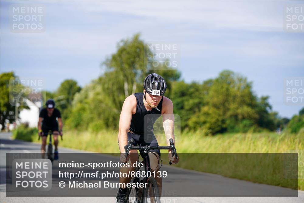 31.08.2025 - Elbe Triathlon Hamburg Michael Burmester http://msf.ph/oto/8680139 31.08.2025 10:41:59 Radfahren 935, 943, 1312 meine-sportfotos.de