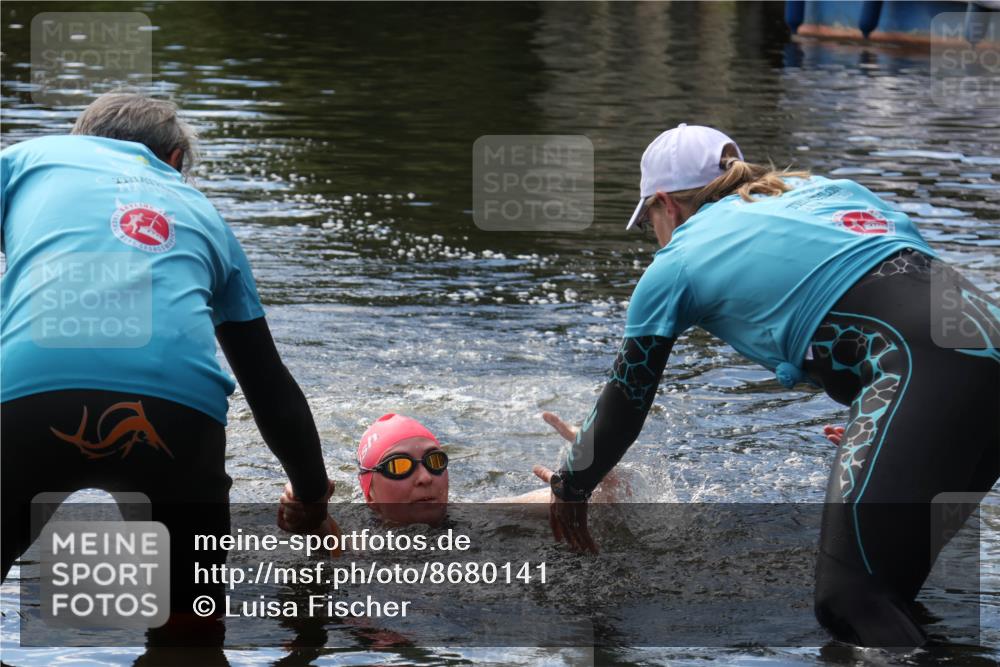 31.08.2025 - Elbe Triathlon Hamburg Luisa Fischer http://msf.ph/oto/8680141 31.08.2025 14:32:26 Schwimmen  meine-sportfotos.de
