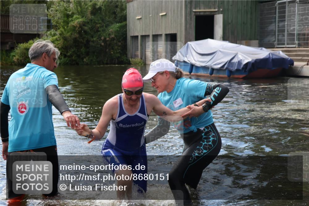 31.08.2025 - Elbe Triathlon Hamburg Luisa Fischer http://msf.ph/oto/8680151 31.08.2025 14:32:28 Schwimmen  meine-sportfotos.de