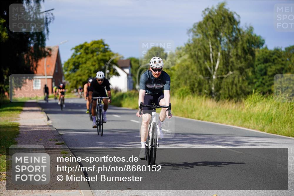 31.08.2025 - Elbe Triathlon Hamburg Michael Burmester http://msf.ph/oto/8680152 31.08.2025 10:42:06 Radfahren 935, 987, 1094, 1123 meine-sportfotos.de