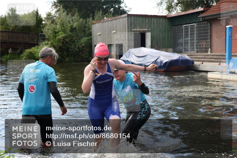 31.08.2025 - Elbe Triathlon Hamburg Luisa Fischer http://msf.ph/oto/8680154 31.08.2025 14:32:28 Schwimmen  meine-sportfotos.de