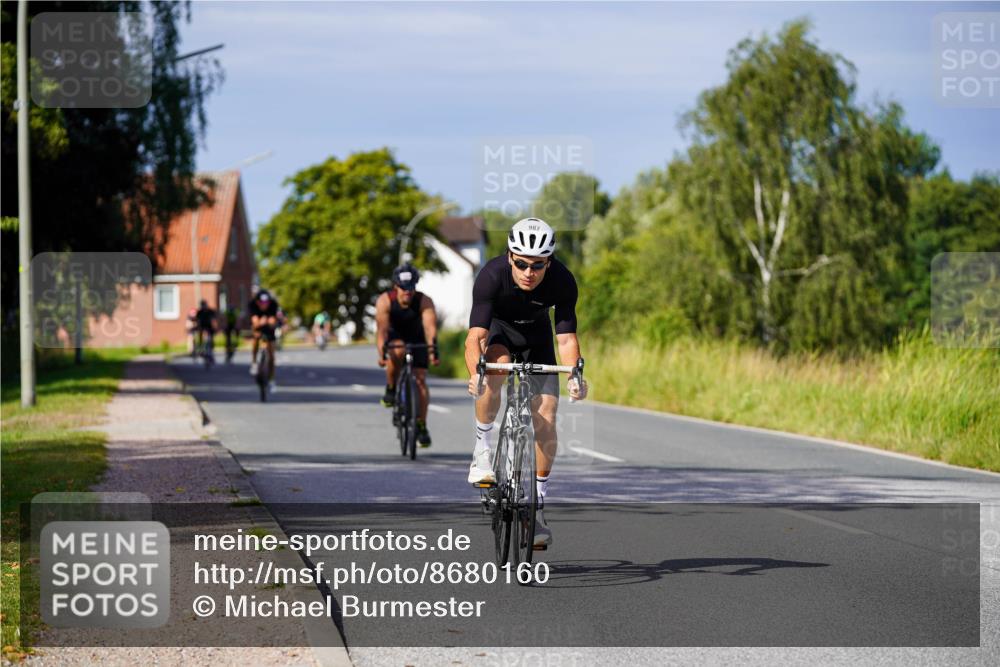 31.08.2025 - Elbe Triathlon Hamburg Michael Burmester http://msf.ph/oto/8680160 31.08.2025 10:42:07 Radfahren 935, 987, 1094, 1123 meine-sportfotos.de