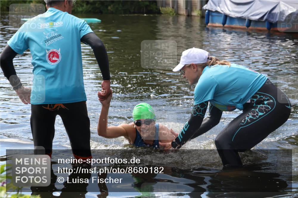 31.08.2025 - Elbe Triathlon Hamburg Luisa Fischer http://msf.ph/oto/8680182 31.08.2025 14:34:11 Schwimmen  meine-sportfotos.de