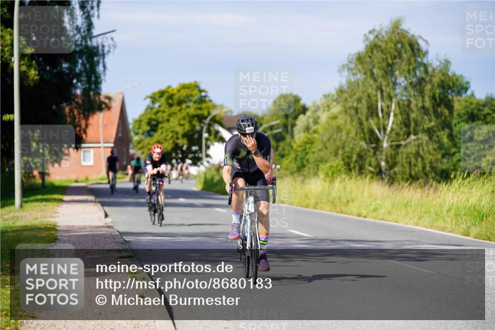31.08.2025 - Elbe Triathlon Hamburg Michael Burmester http://msf.ph/oto/8680183 31.08.2025 10:42:15 Radfahren 993, 1082, 1250, 1297 meine-sportfotos.de