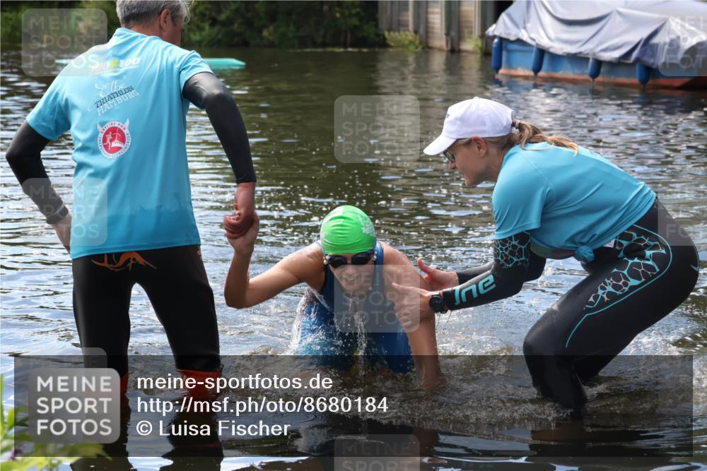 31.08.2025 - Elbe Triathlon Hamburg Luisa Fischer http://msf.ph/oto/8680184 31.08.2025 14:34:12 Schwimmen  meine-sportfotos.de
