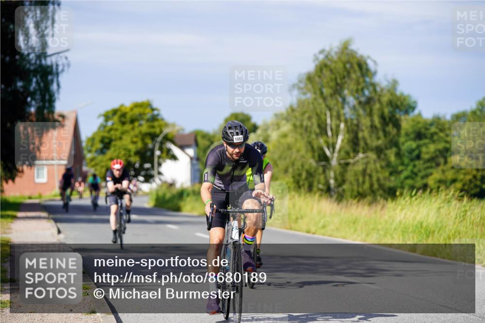 31.08.2025 - Elbe Triathlon Hamburg Michael Burmester http://msf.ph/oto/8680189 31.08.2025 10:42:15 Radfahren 993, 1082, 1250, 1297 meine-sportfotos.de