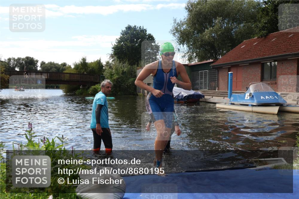 31.08.2025 - Elbe Triathlon Hamburg Luisa Fischer http://msf.ph/oto/8680195 31.08.2025 14:34:14 Schwimmen  meine-sportfotos.de