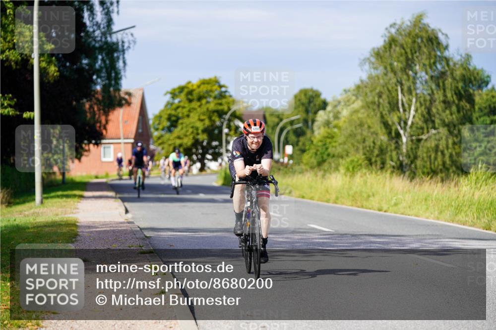 31.08.2025 - Elbe Triathlon Hamburg Michael Burmester http://msf.ph/oto/8680200 31.08.2025 10:42:17 Radfahren 992, 993, 1082, 1250, 1297 meine-sportfotos.de