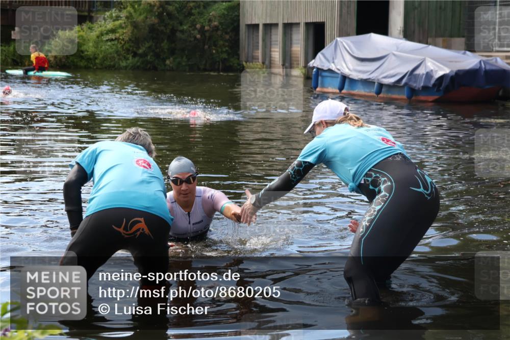 31.08.2025 - Elbe Triathlon Hamburg Luisa Fischer http://msf.ph/oto/8680205 31.08.2025 14:35:53 Schwimmen  meine-sportfotos.de