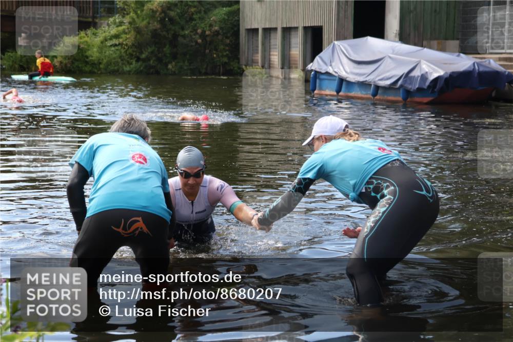31.08.2025 - Elbe Triathlon Hamburg Luisa Fischer http://msf.ph/oto/8680207 31.08.2025 14:35:53 Schwimmen  meine-sportfotos.de