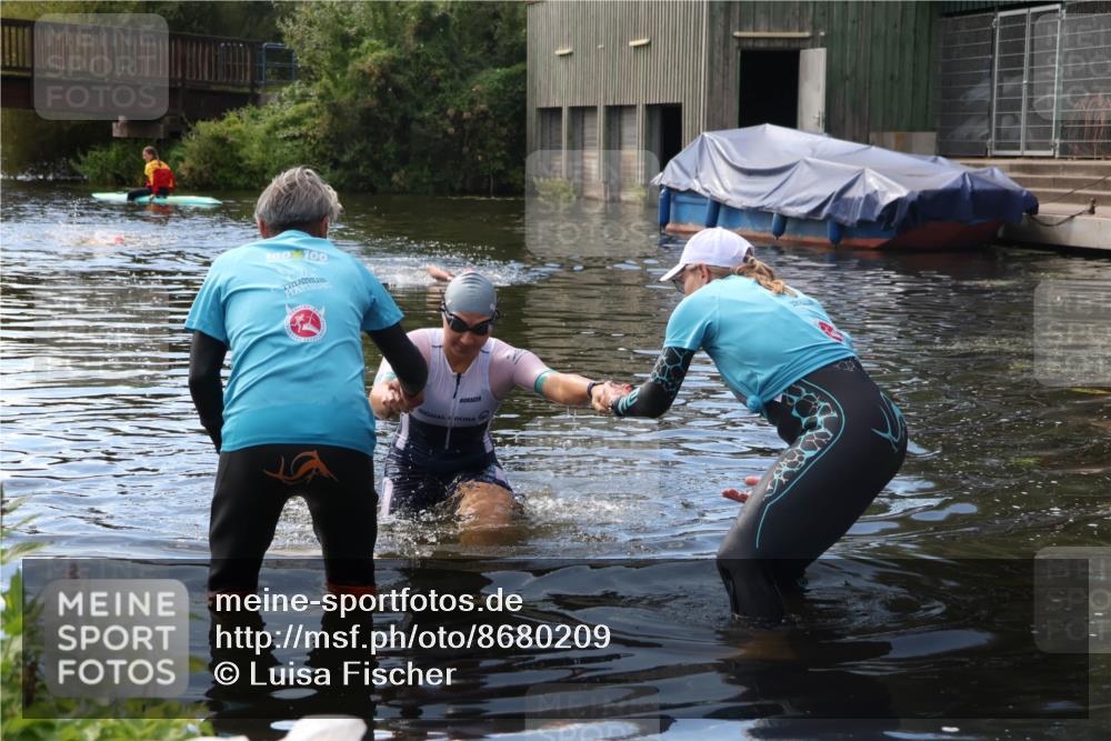31.08.2025 - Elbe Triathlon Hamburg Luisa Fischer http://msf.ph/oto/8680209 31.08.2025 14:35:53 Schwimmen  meine-sportfotos.de
