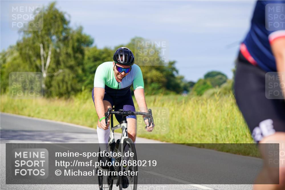 31.08.2025 - Elbe Triathlon Hamburg Michael Burmester http://msf.ph/oto/8680219 31.08.2025 10:42:23 Radfahren 992, 993, 1008, 1323 meine-sportfotos.de
