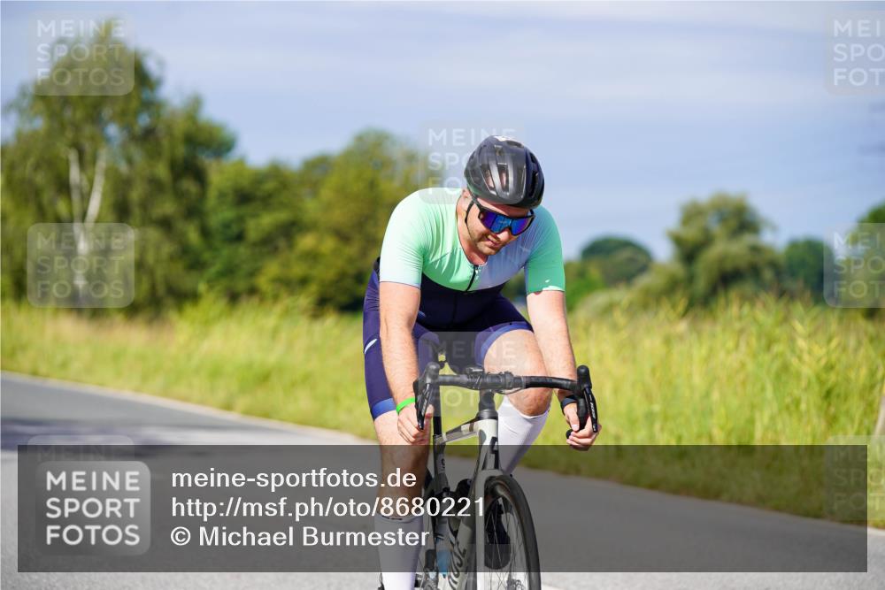 31.08.2025 - Elbe Triathlon Hamburg Michael Burmester http://msf.ph/oto/8680221 31.08.2025 10:42:23 Radfahren 992, 993, 1008, 1323 meine-sportfotos.de